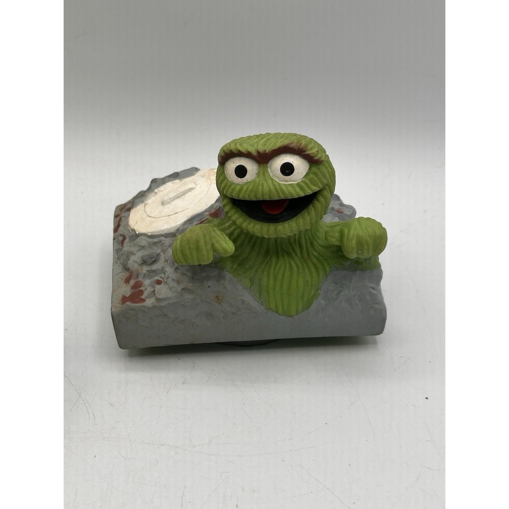 Vintage Illco Sesame Street MUPPETS Oscar the Grouch 6" Train Car Missing Car